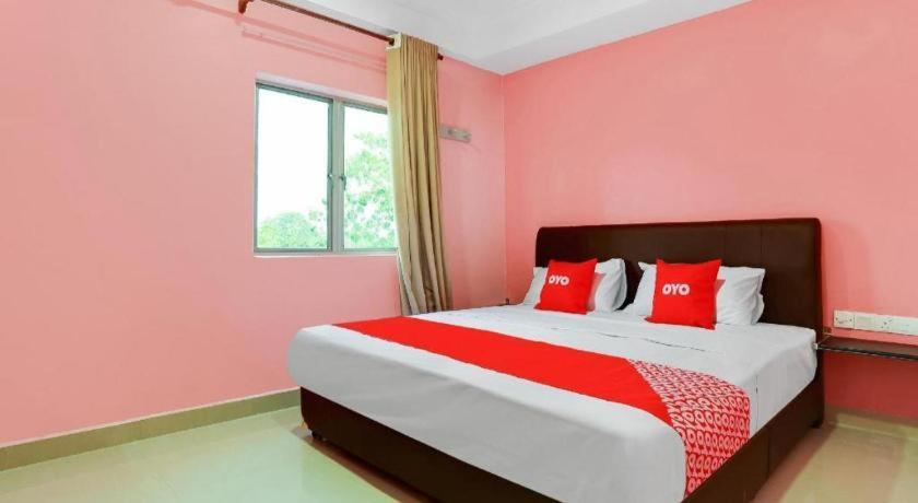 Oyo 89387 Sun Keerana Hotel Klang Exterior photo